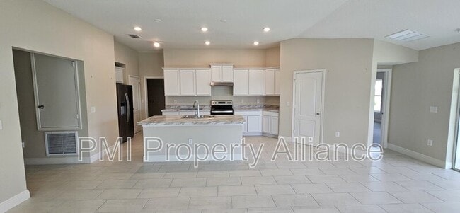 Building Photo - 735 Overpool Ave