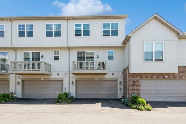 Building Photo - 491 Woodmoor Dr