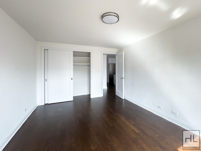 Building Photo - E 16 ST