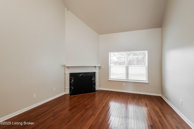 Building Photo - 8007 Apple Valley Dr