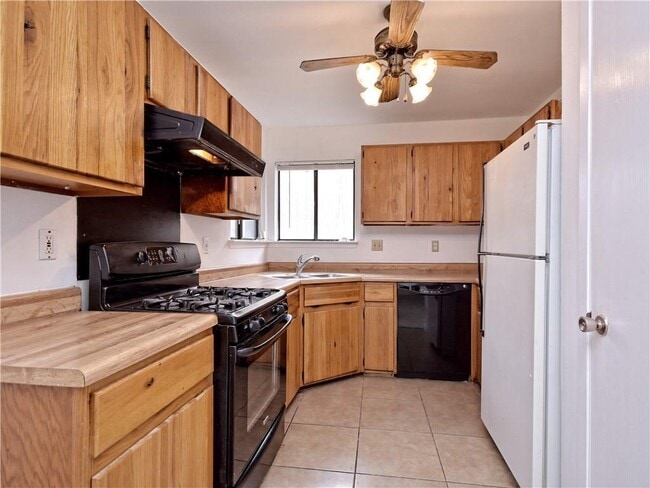 Building Photo - 2203 Frontier Trail