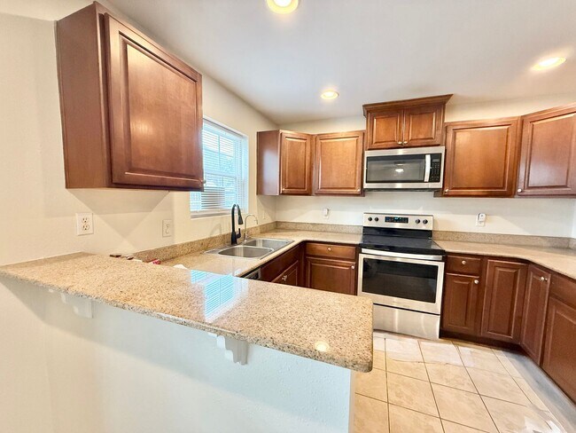 Foto del edificio - **4bed near MIL base- GRANITE/STAINLESS STEEL Appliances~ Roomates welcome!