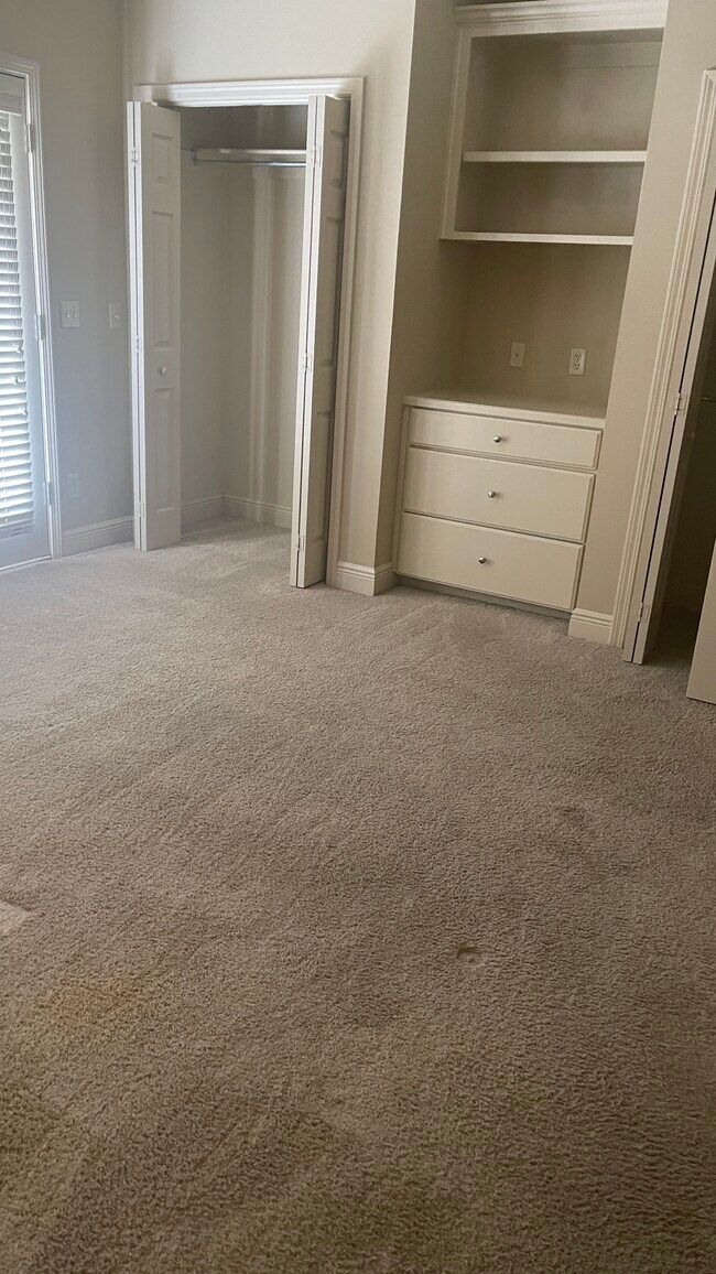 Building Photo - 413 Halteria Ln