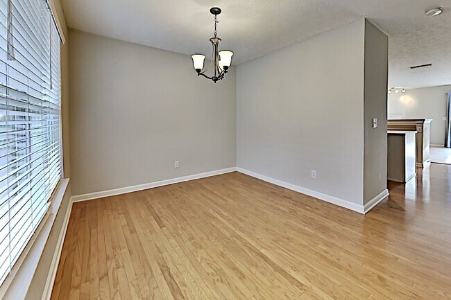 Foto del edificio - 213 Shadow Glen Dr