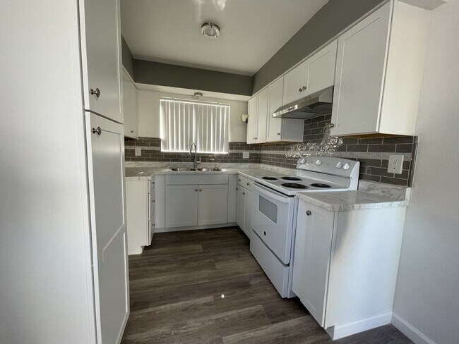 Foto del edificio - One bedroom one bath condo with garage, $1,050 rent