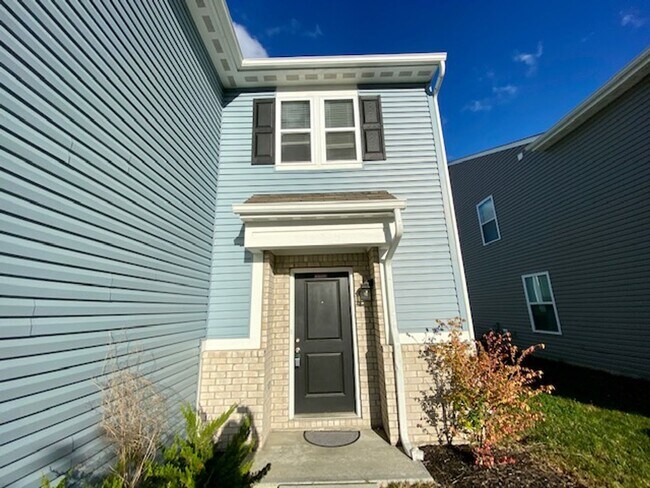 Building Photo - Fantastic 4 Bedroom Home in Lawrence Towns...