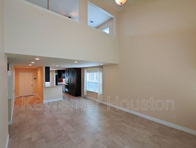 Foto del edificio - 8815 Lyndonnille Falls Ln