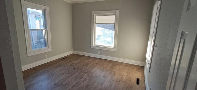 Building Photo - 221 E Colorado Ave