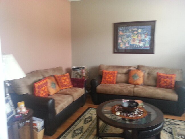 Foto del edificio - 102 Bristolwood Cir