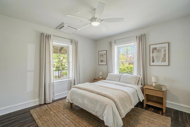 Foto del edificio - 104 Poplar Ave