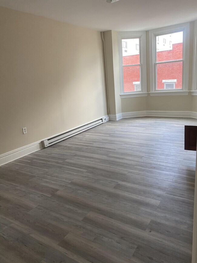 Foto del edificio - 103-105 E Washington St