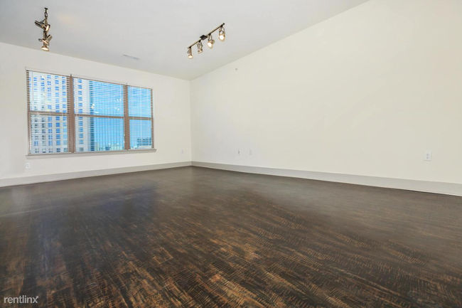 Foto del edificio - 251 W Lancaster Ave