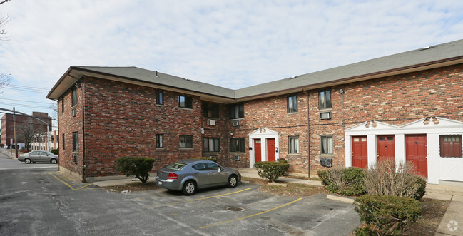 Building Photo - Washington Gardens