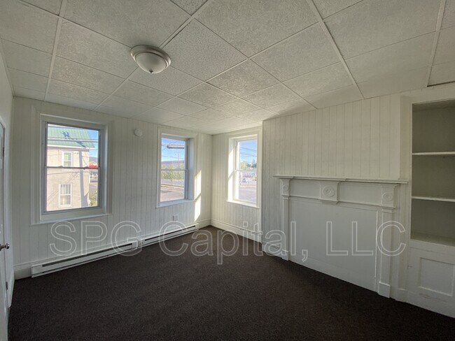 Foto del edificio - 7402 Lincoln Way W