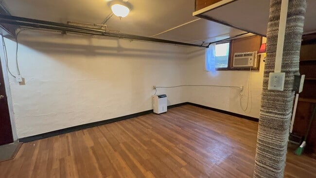 Building Photo - 109 E Stewart Rd