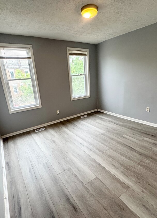 A Street - Walk to Stadium Armory Metro - A Street - Walk to Stadium Armory Metro