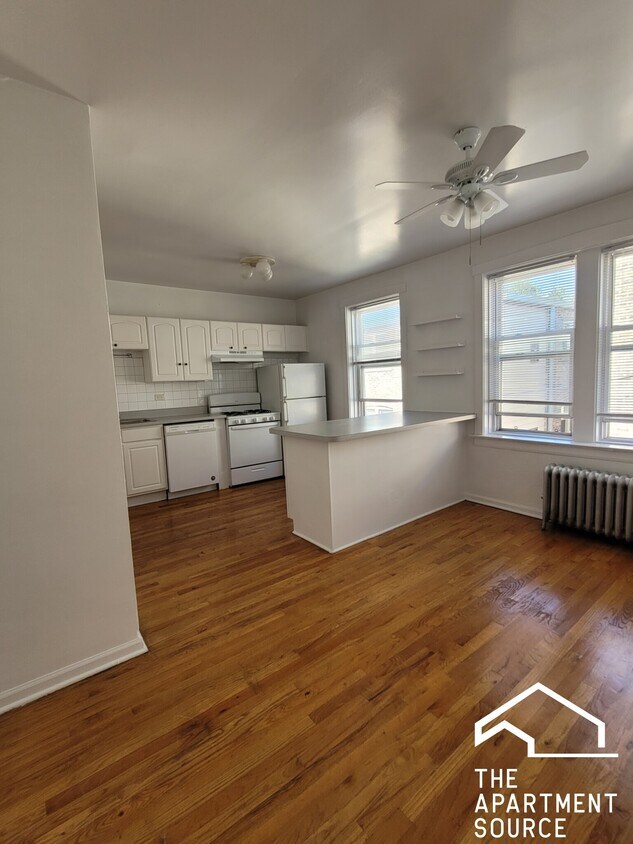 Foto principal - 5026 N Springfield Ave
