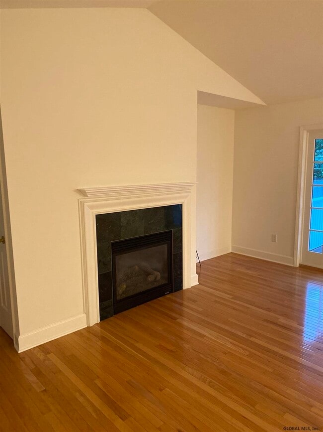 Building Photo - 70 Knollwood Hollow