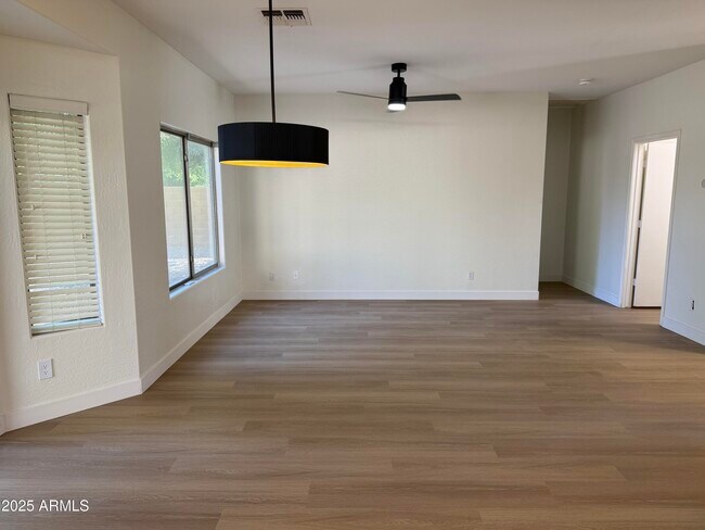 Foto del edificio - 21143 E Roundup Way