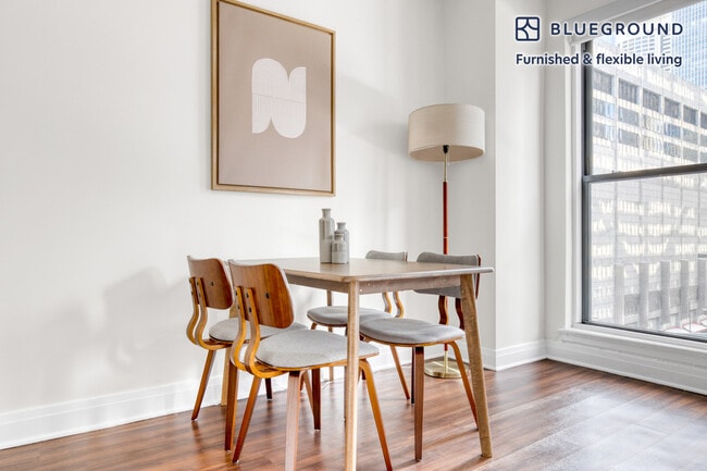 Foto del edificio - 200 E Chestnut St