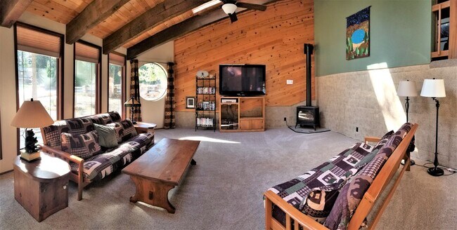 Building Photo - FURNISHED HOME IN LAKE ALMANOR COUNTRY CLUB