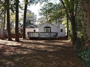 Building Photo - 1396 Midview Dr