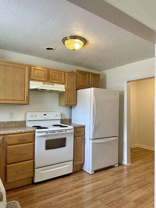 Building Photo - 808 Hibner Ave