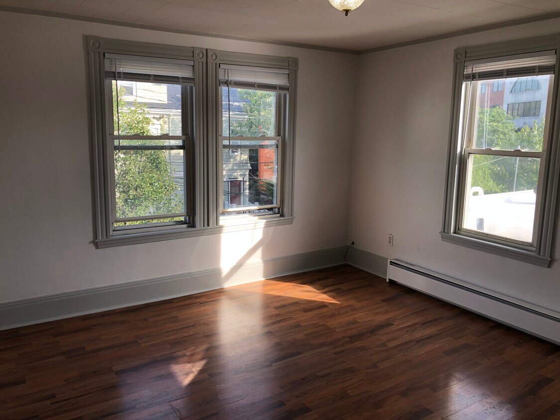 10 Wallace St, Somerville, MA 02144 Apartments in Somerville, MA