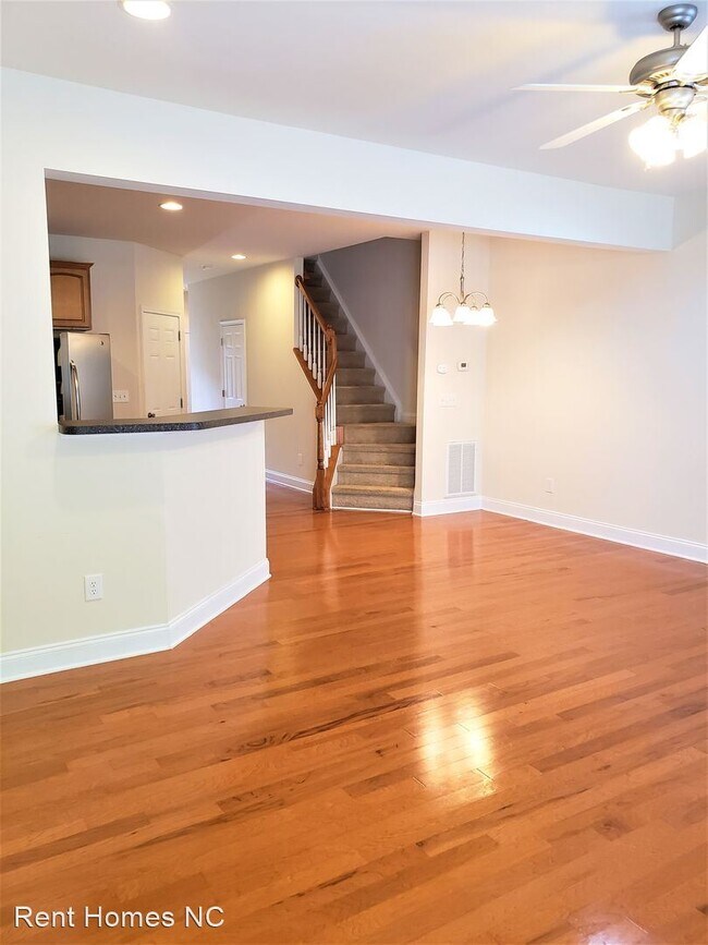 Foto del edificio - 3 br, 2.5 bath House - 348 Anterbury Drive