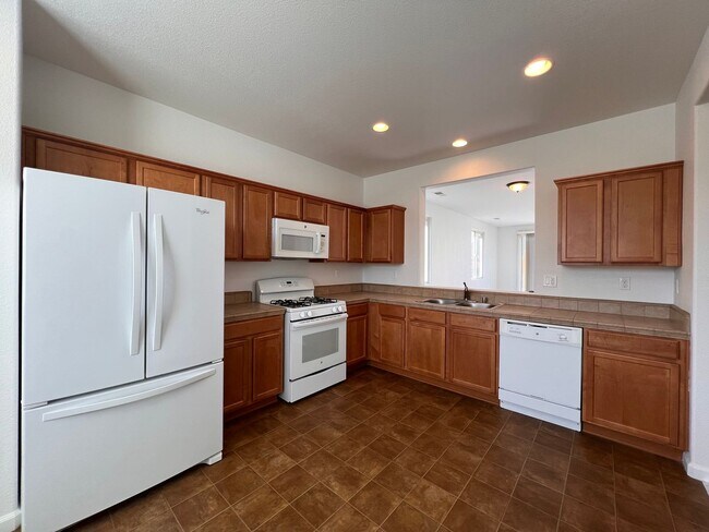 Foto del edificio - Single-level 3 bedroom, 2-bathroom home in Dayton, NV