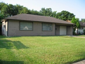 Building Photo - 1216 Armor Ave