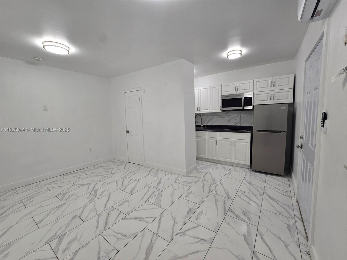 Primary Photo - 1230 NW 70th St