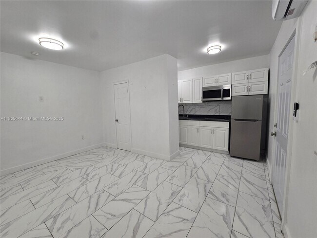 Foto del edificio - 1230 NW 70th St