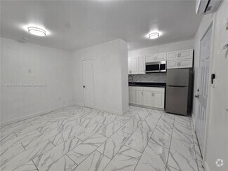Building Photo - 1230 NW 70th St