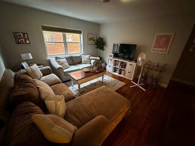 Building Photo - Amazing Student 2 Bed