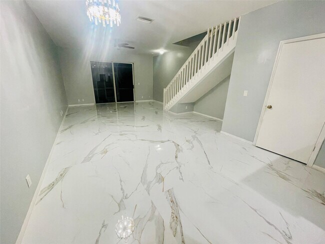 Foto del edificio - 1928 Madeira Dr