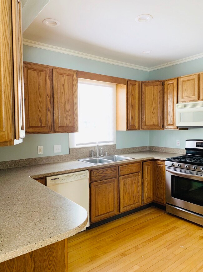 Cocina 1 - 43 Mayfield Ave NE