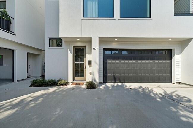 Foto del edificio - 5437 Darling St