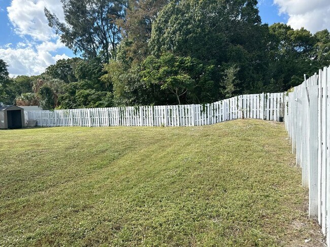 Building Photo - 5516 NW 22nd St