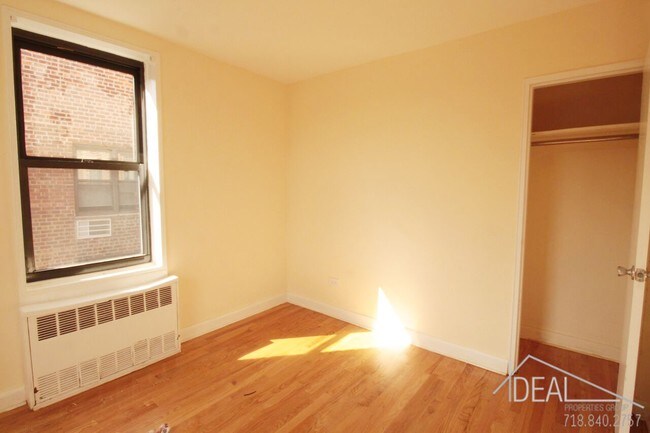 Foto del edificio - 2778 E 12th St
