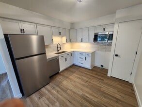 1424 Lake Shore Dr