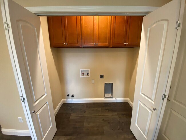 Foto del edificio - Spacious Corner Unit