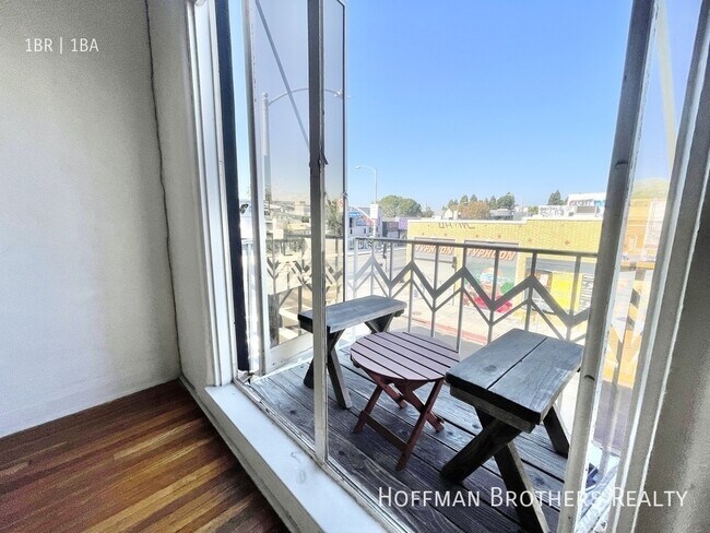 Foto del edificio - 706 N Curson Ave