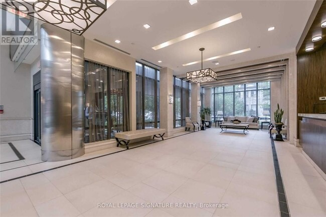 Building Photo - 28 Linden St