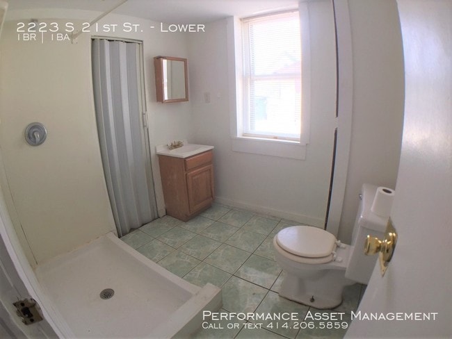 Building Photo - Amazing 1 bedroom + office on South Side
