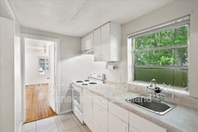 Foto del edificio - 726 W Central Ave