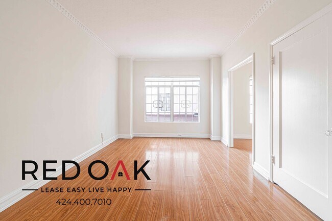 Foto del edificio - 570 N Rossmore Ave