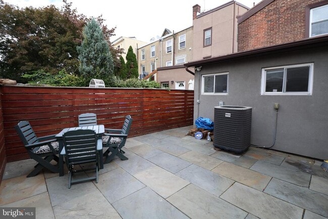 Foto del edificio - 1326 E Susquehanna Ave