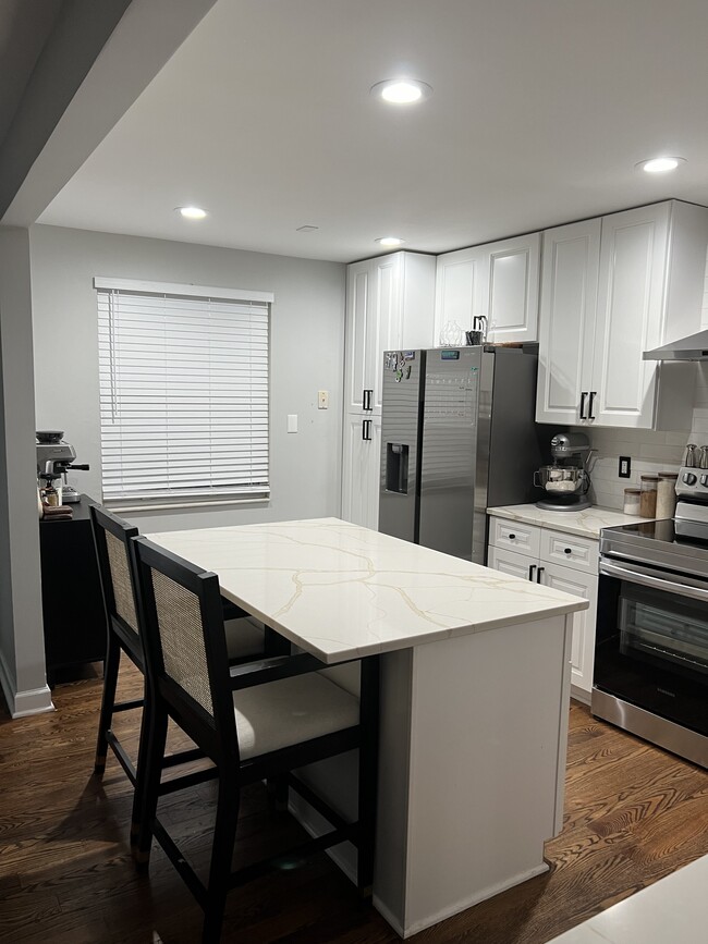 Kitchen - 18913 Piney Point Pl