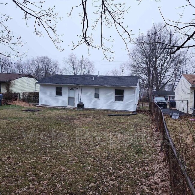 Building Photo - 5019 Yew Ln